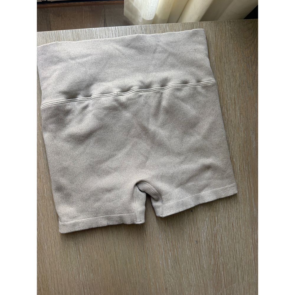 Alo Yoga Ribbed High-Waist Biker Shorts - Picture 2 of 3